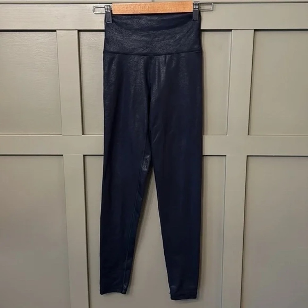 Aerie Offline The Hugger High Waisted Crackle Leggings Navy Blue Size XS